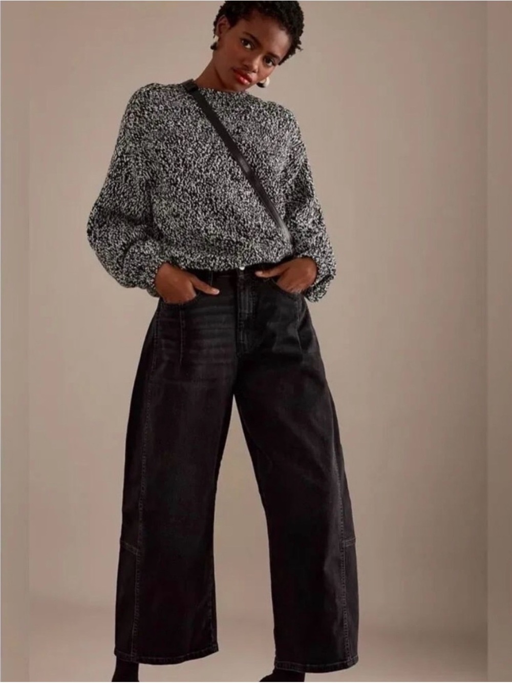 Pilcro Anthropologie Kenna mid-rise heritage black cropped barrel jeans, size 31